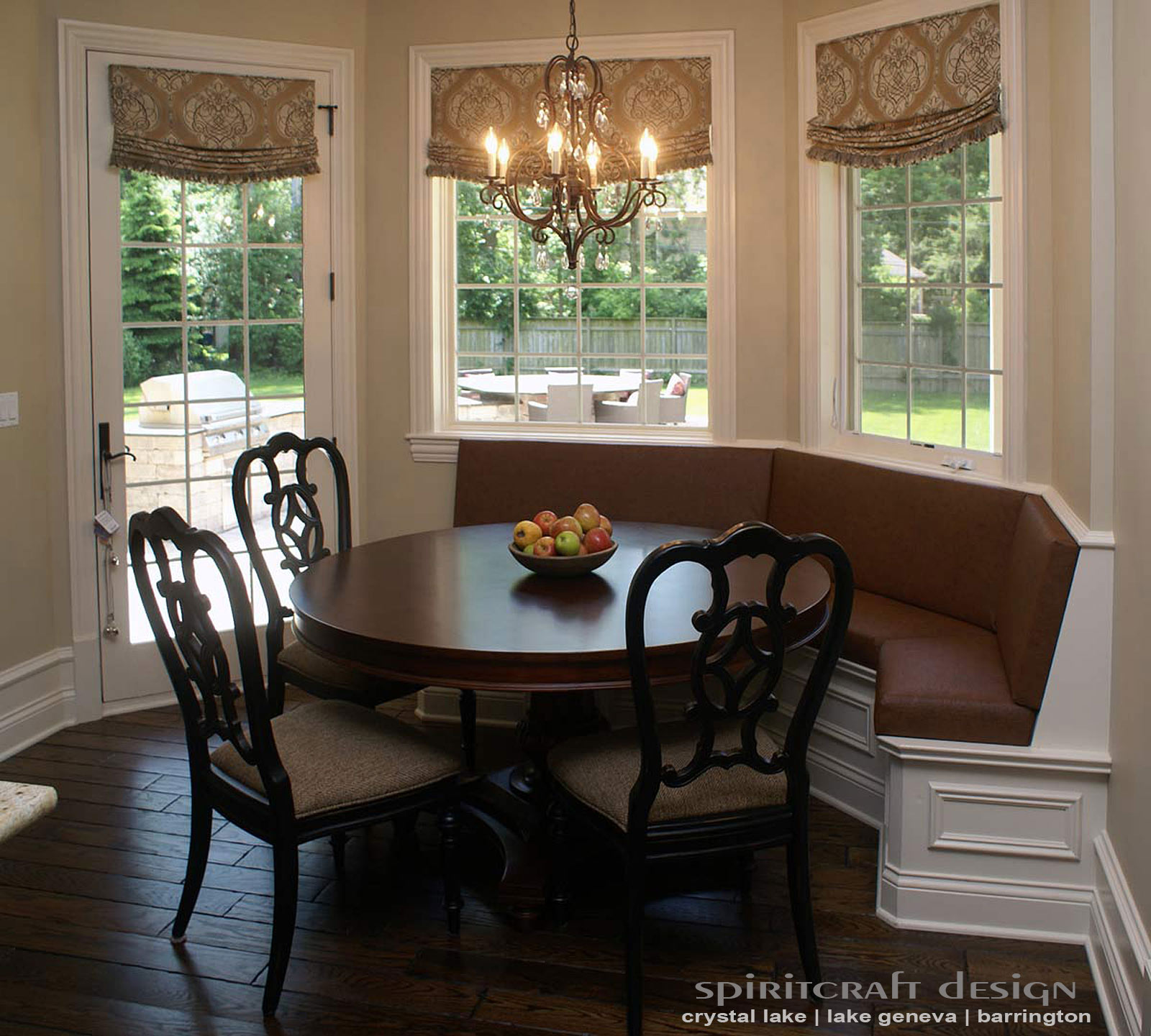 Upholstery for chairs, cushions, banquettes in illinois